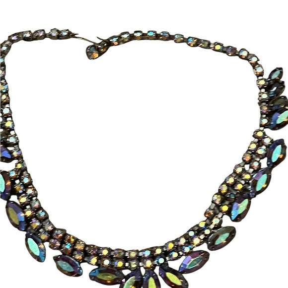 Elegant Blue and Silver crystal Necklace - Picture 5 of 6